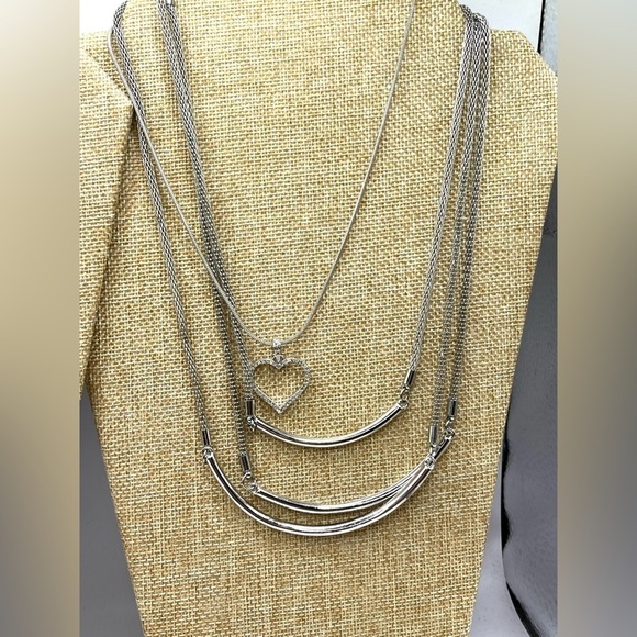 Necklaces Lot 5 Assorted Necklaces Silver Tone Necklaces - Picture 13 of 14